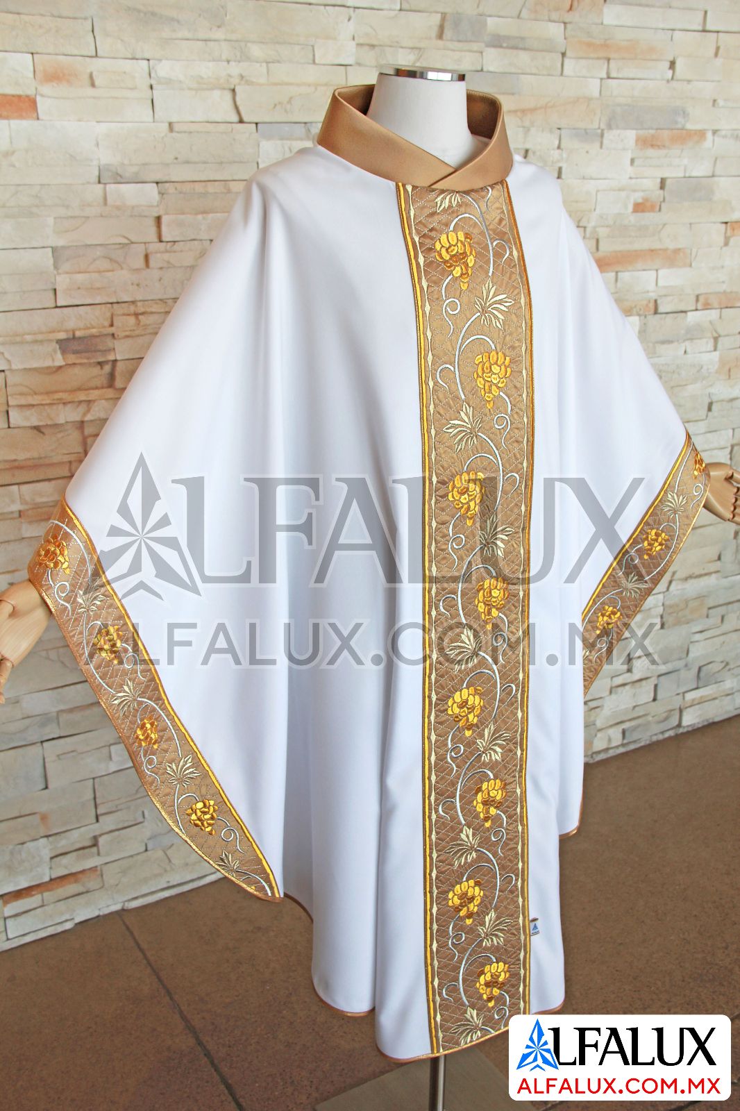 03 UVAS Alfalux Casulla Blanco Galon Orilla y Cuello Bordado (6)